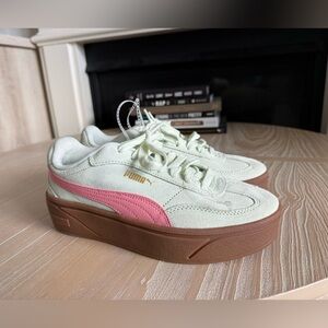 Puma Women's Cream and Pink Sneakers with Brown Sole